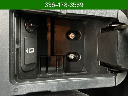 Used 2021 Ford Mustang Coupe image 23