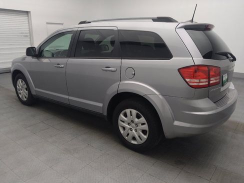 Used 2018 Dodge Journey SE w/ Connectivity Group FWD image 3