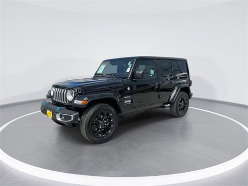 Used 2024 Jeep Wrangler Unlimited Sahara image 4