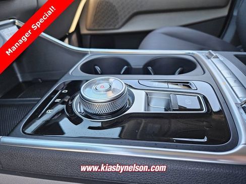 New 2026 Kia Carnival SX image 12