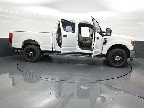 Used 2019 Ford F250 XL w/ Power Equipment Group AWD/4WD image 7