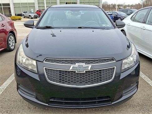 Used 2014 Chevrolet Cruze LS image 2