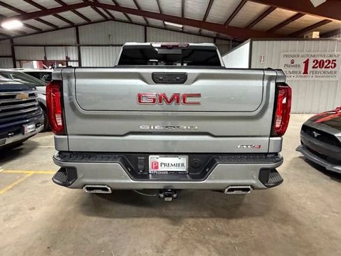 Used 2024 GMC Sierra 1500 AT4 w/ Technology Package AWD/4WD image 7