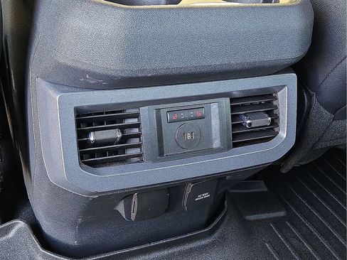 Used 2024 Ford F250 Lariat w/ Black Appearance Package image 11