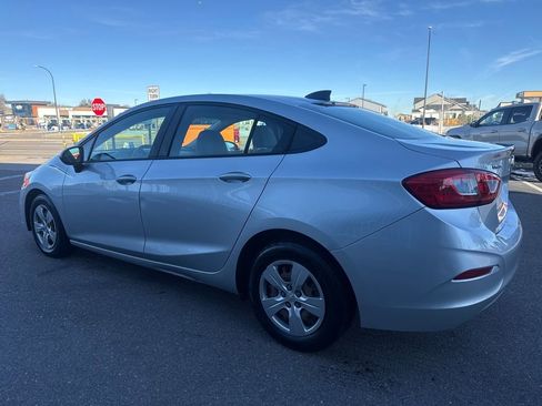 Used 2018 Chevrolet Cruze LS image 3