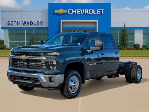 New 2026 Chevrolet Silverado 3500 LT w/ Convenience Package AWD/4WD image 3