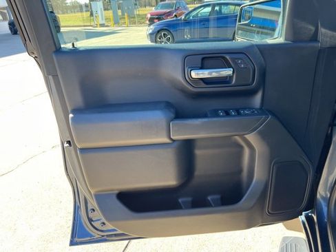 Used 2020 Chevrolet Silverado 1500 Custom w/ Custom Value Package image 12