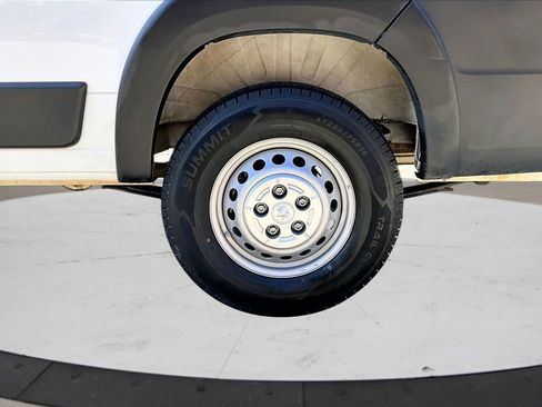 Used 2024 RAM ProMaster 2500 w/ Convenience Group image 33