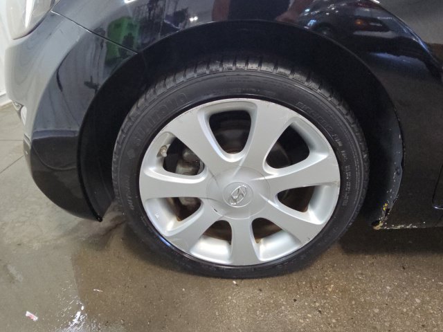 Used 2013 Hyundai Elantra Limited FWD image 9