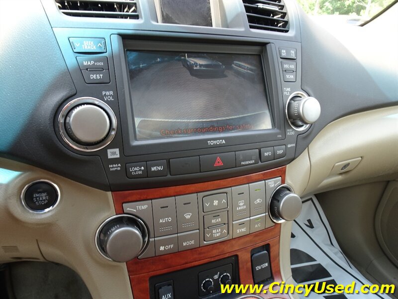 Used 2010 Toyota Highlander Limited w/ Extra Value Pkg 8 AWD/4WD image 19
