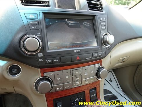 Used 2010 Toyota Highlander Limited AWD/4WD image 19