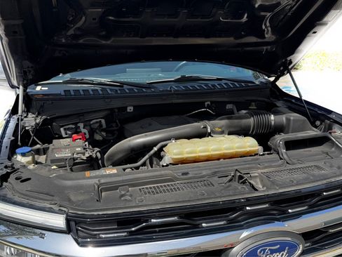 Used 2023 Ford Expedition Limited AWD/4WD image 6