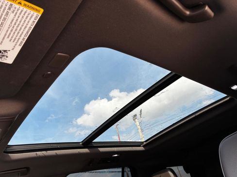 Used 2021 GMC Yukon Denali w/ Denali Ultimate Package image 13