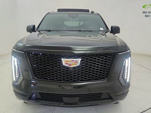 Used 2025 Cadillac Escalade Sport w/ Touring Package AWD/4WD image 2