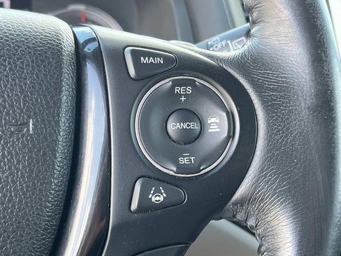 Used 2017 Honda Pilot Touring image 32