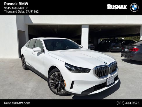 Used 2026 BMW 530i RWD image 1
