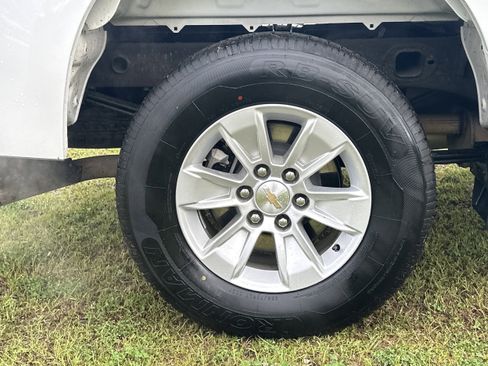 Used 2025 Chevrolet Silverado 1500 LT image 17