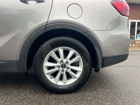 Used 2019 Kia Sorento AWD image 9