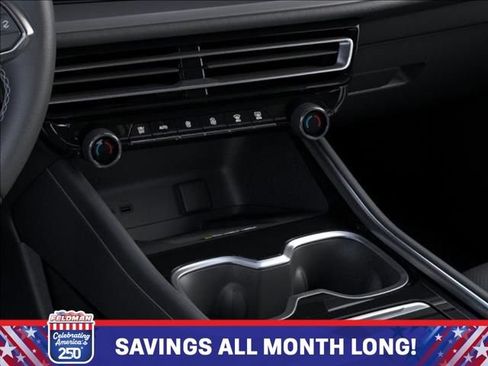 New 2025 Chevrolet Traverse LT w/ Sun and Wheel Package FWD image 23