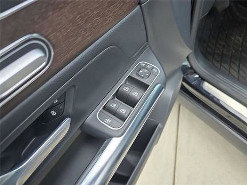 Certified 2023 Mercedes-Benz GLA 250 4MATIC image 23