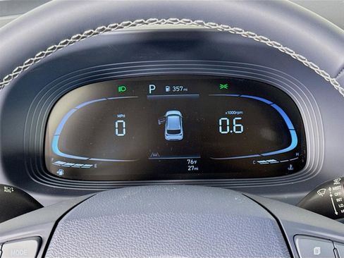 Certified 2025 Hyundai Venue Limited image 13