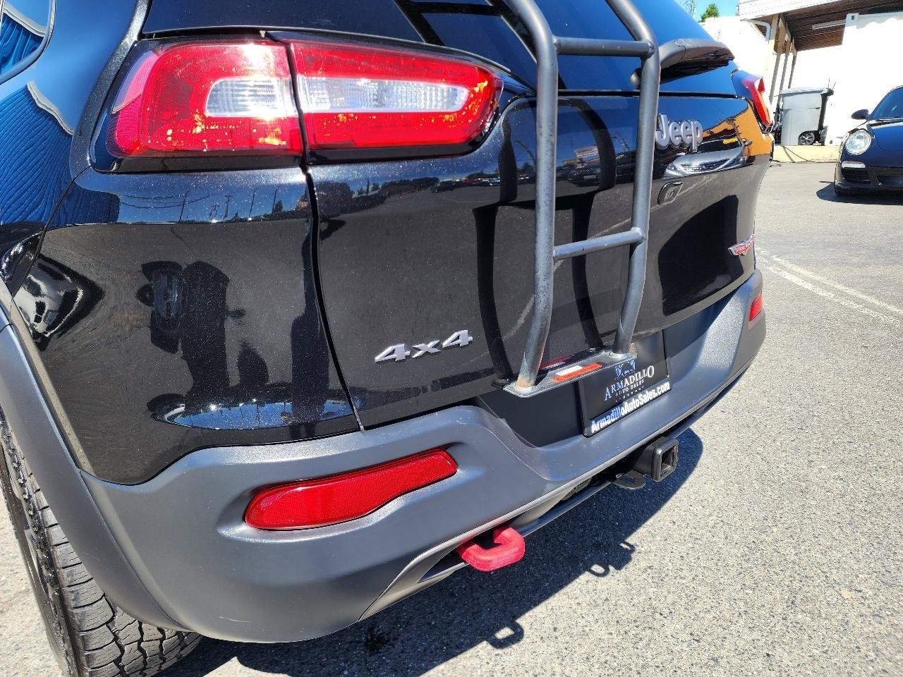 Used 2016 Jeep Cherokee Trailhawk w/ Leather Interior Group AWD/4WD image 38