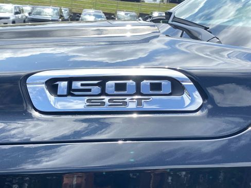 Used 2025 RAM 1500 Laramie AWD/4WD image 14