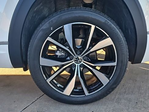 New 2026 Volkswagen Atlas SEL Premium R-Line image 9