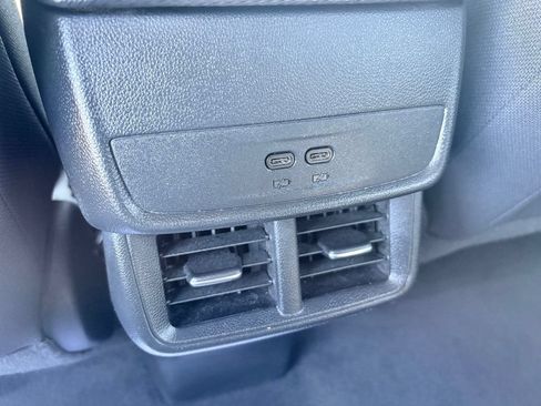 Used 2025 Chevrolet Equinox LT FWD image 10
