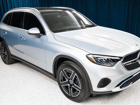 New 2026 Mercedes-Benz GLC 300 image 3