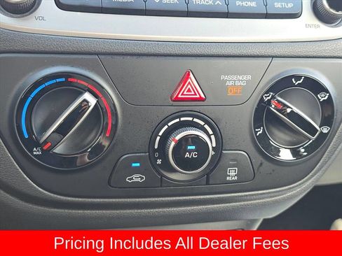 Used 2022 Hyundai Accent SE FWD image 17