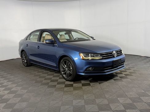 Used 2018 Volkswagen Jetta SEL FWD image 3