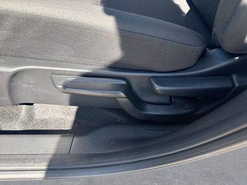 Used 2022 Honda HR-V LX image 12