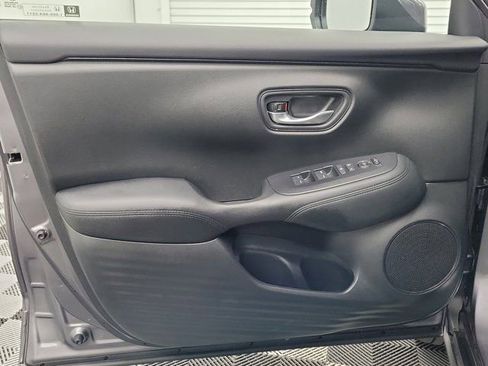 Used 2025 Honda HR-V LX image 18