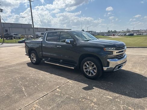 Used 2020 Chevrolet Silverado 1500 LTZ w/ LTZ Premium Package image 32