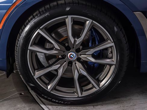 Used 2022 BMW X7 M50i w/ Dynamic Handling Package AWD/4WD image 10