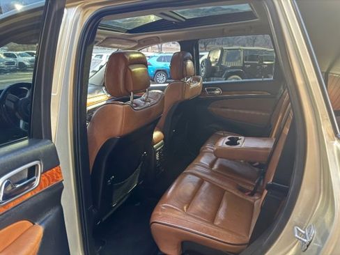 Used 2011 Jeep Grand Cherokee Overland image 14