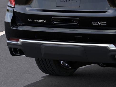 New 2026 GMC Yukon XL Denali w/ Denali Reserve Package image 14