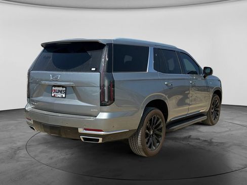 Used 2025 Cadillac Escalade Premium Luxury AWD/4WD image 10