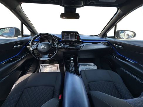 Used 2022 Toyota C-HR XLE image 26