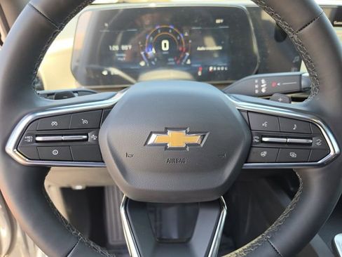 New 2026 Chevrolet Equinox LT w/ Convenience Package II FWD image 33
