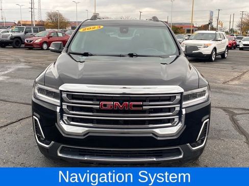 Used 2023 GMC Acadia SLT image 2