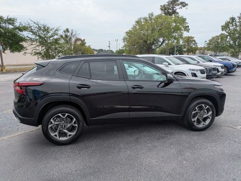 New 2026 Chevrolet Trax LT FWD image 23