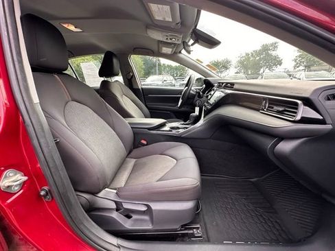 Used 2020 Toyota Camry LE FWD image 29