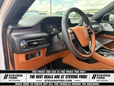 Used 2024 Lincoln Aviator Black Label w/ Jet Package AWD/4WD image 22