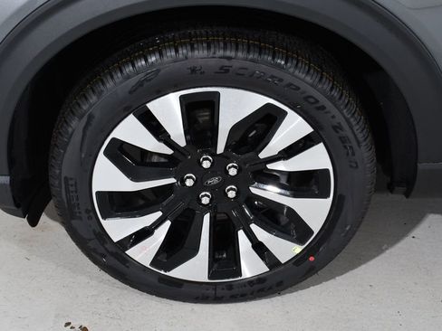 New 2026 Ford Explorer Platinum w/ LUX Leather Package image 25