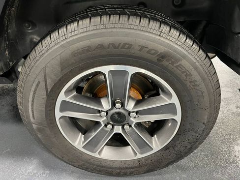 Used 2023 Jeep Wrangler Sahara image 17