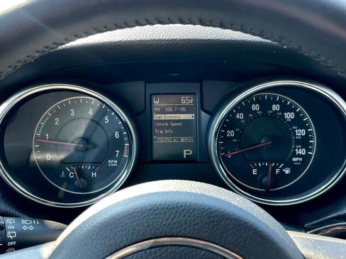 Used 2012 Jeep Grand Cherokee Laredo w/ Laredo E Group image 15