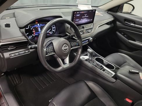 Used 2024 Nissan Altima 2.5 SL FWD image 16