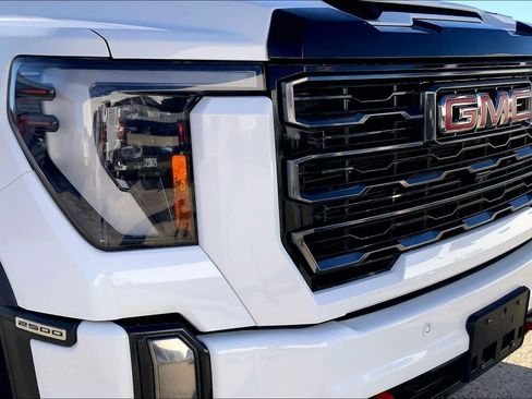 Used 2024 GMC Sierra 2500 AT4 w/ Technology Package image 27